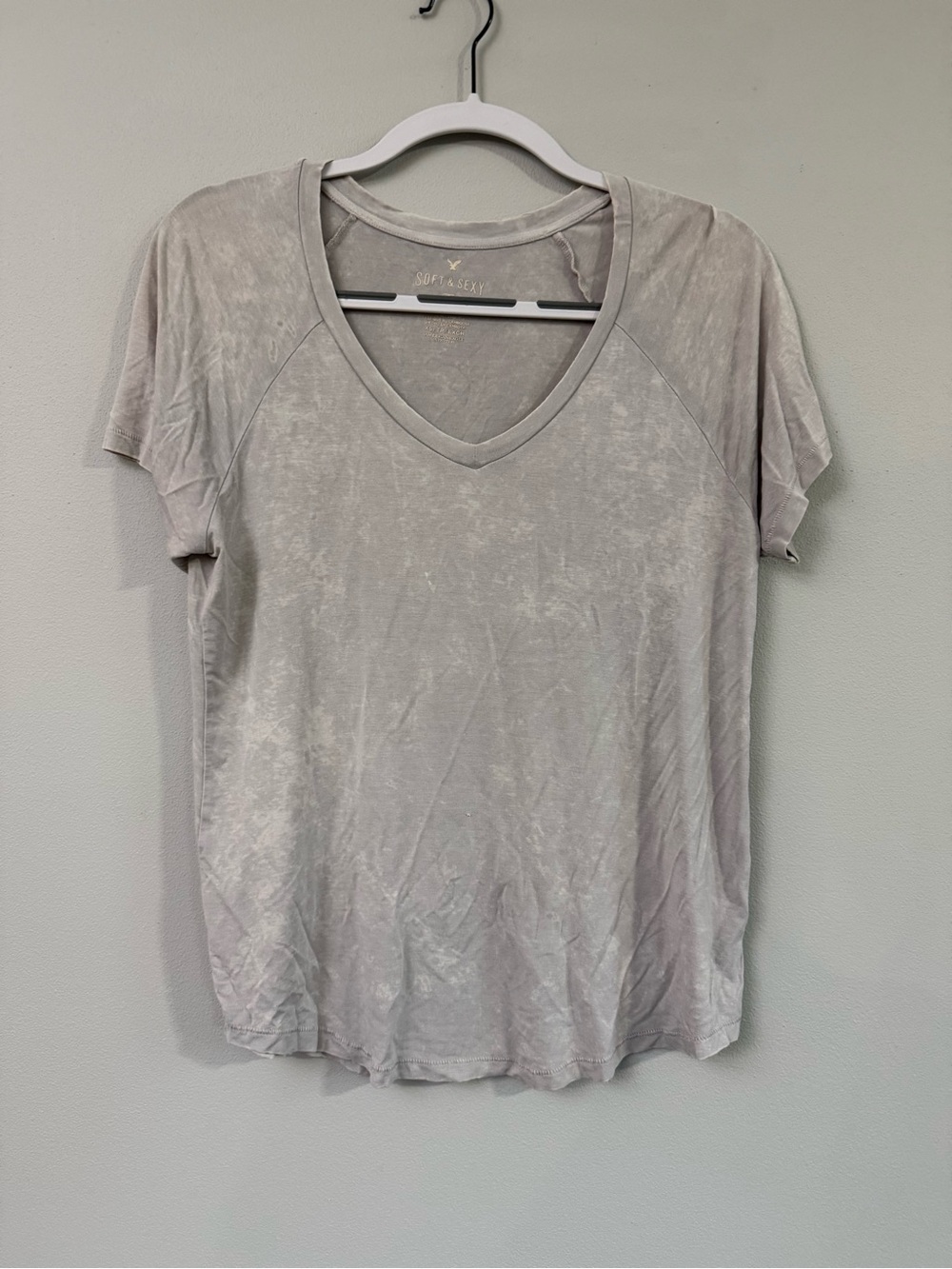 American Eagle Outfitters Short Sleeve V-Neck Tee in Light Gray